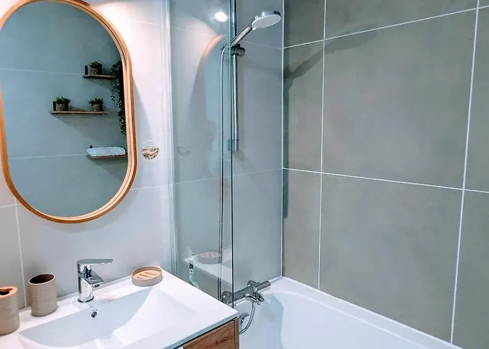 Duplex Vue A Deux Pas De La Plage, Balcon Et Espace Cinema *