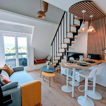 Duplex Vue à Deux Pas De La Plage, Balcon Et Espace Cinéma *
