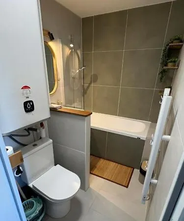 Apartamento Duplex Vue à Deux Pas De La Plage, Balcon Et Espace Cinéma *